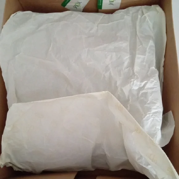 G.H. Bass & Co. Black and Brown Chelsea Boots - Picture 8 of 10